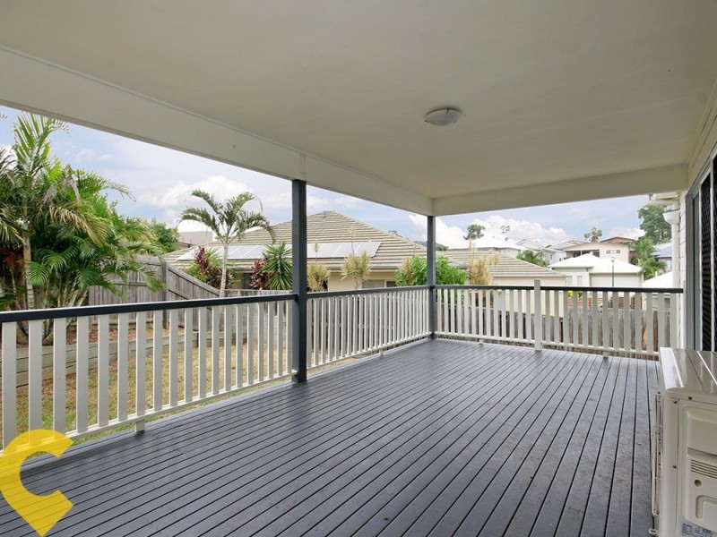 15 Ovals Terrace, Springfield Lakes QLD 4300