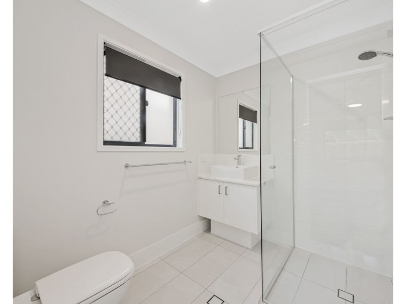 18 Moonbeam Street, Springfield Lakes QLD 4300