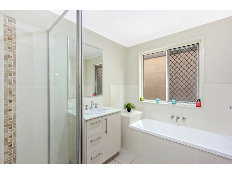 27 Brock Drive, Springfield Lakes QLD 4300