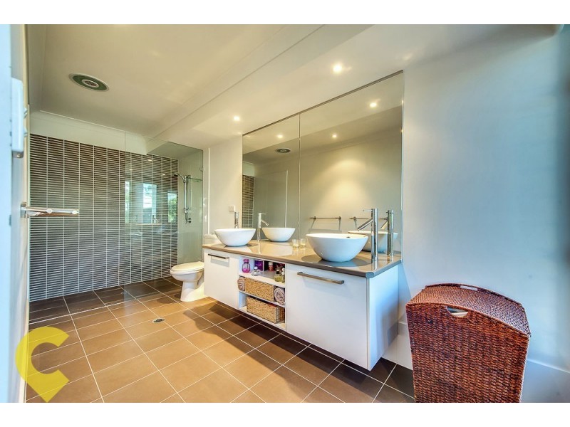 8 Waratah Crescent, Springfield Lakes QLD 4300