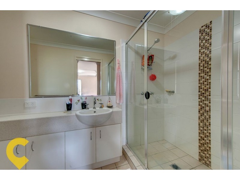 1/2 Mallard Street, Lowood QLD 4311
