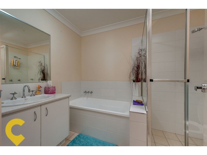1/2 Mallard Street, Lowood QLD 4311