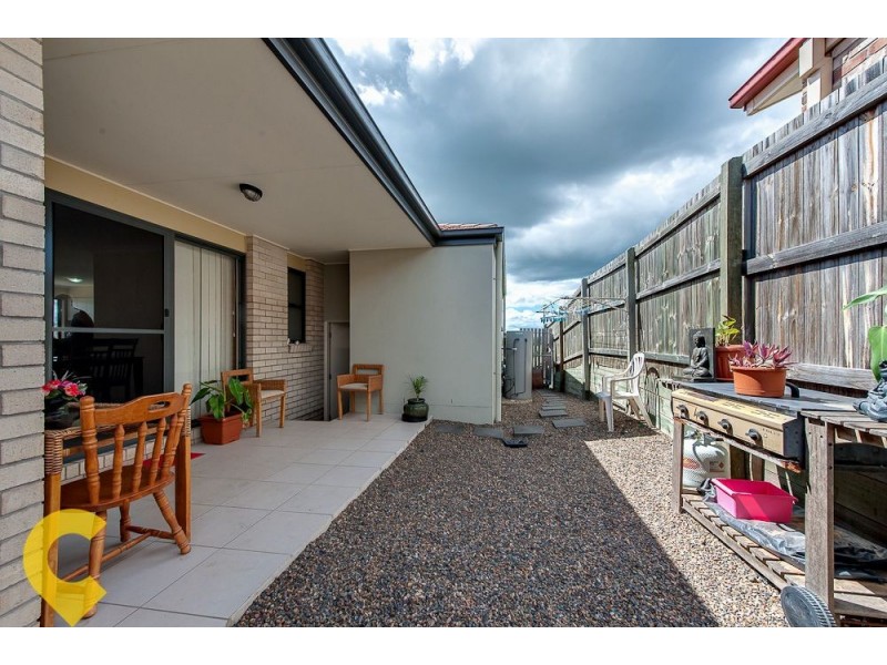 1/2 Mallard Street, Lowood QLD 4311