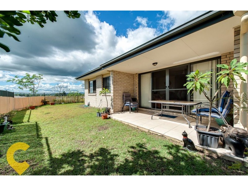 1/2 Mallard Street, Lowood QLD 4311