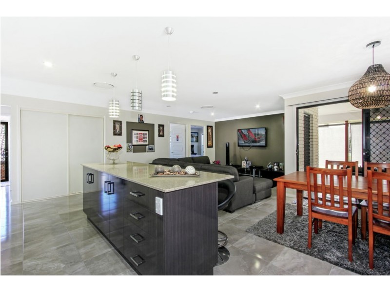 14 Tea Trees Avenue, Springfield Lakes QLD 4300