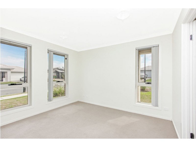 8 Ballow Crescent, Redbank Plains QLD 4301