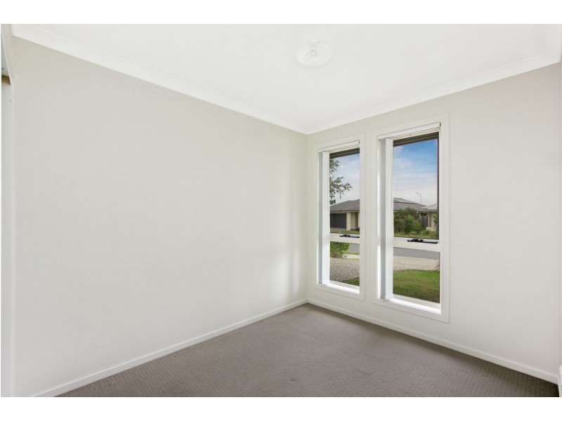 8 Ballow Crescent, Redbank Plains QLD 4301