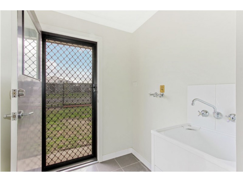 8 Ballow Crescent, Redbank Plains QLD 4301