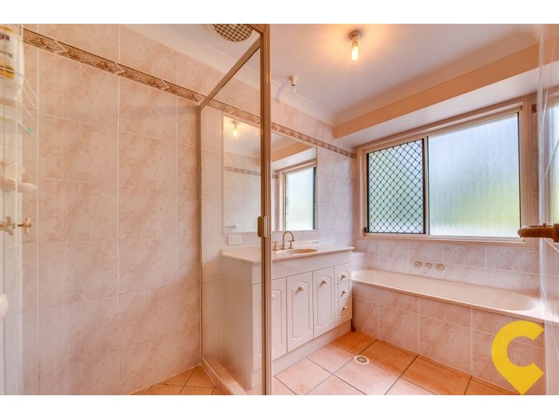 50 Hazlehead Place, Oxley QLD 4075