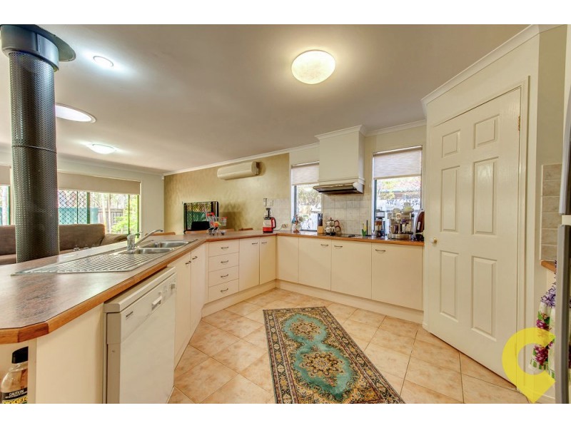 11 Chiswick Place, Forest Lake QLD 4078