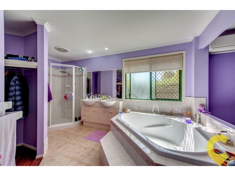 11 Chiswick Place, Forest Lake QLD 4078