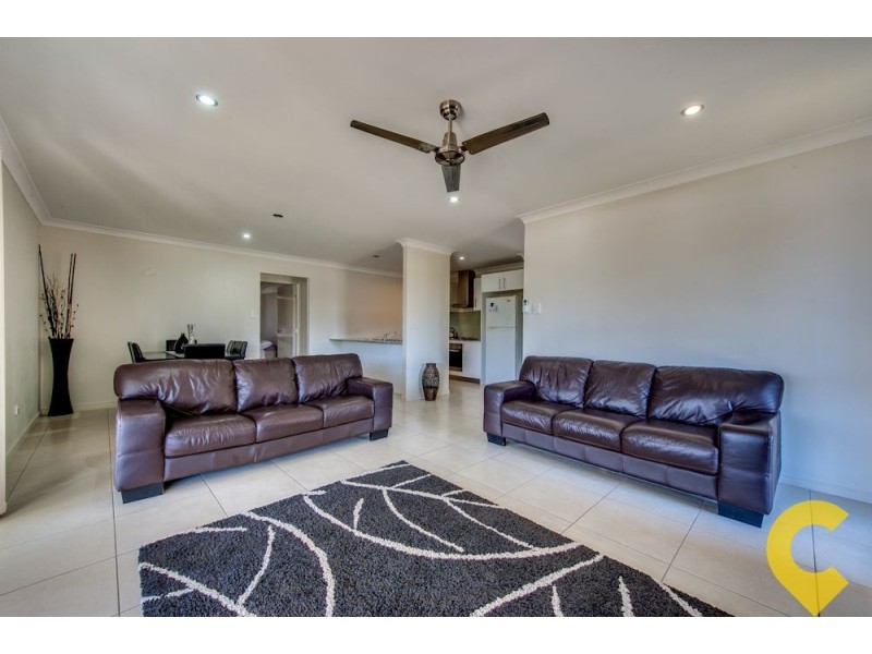 60 Jeff Collins Circuit, Bellbird Park QLD 4300