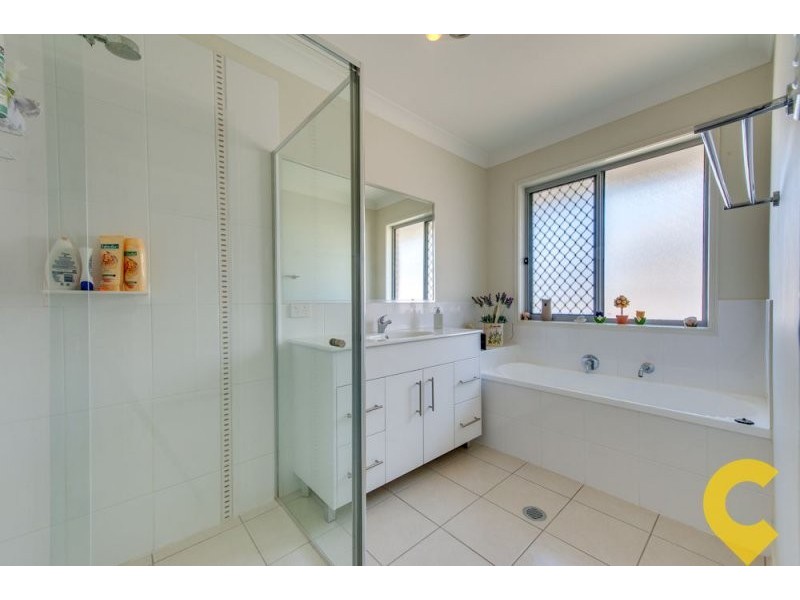 60 Jeff Collins Circuit, Bellbird Park QLD 4300