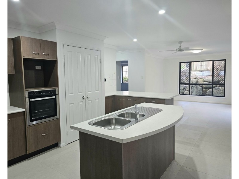 2 Greenland Court, Springfield QLD 4300