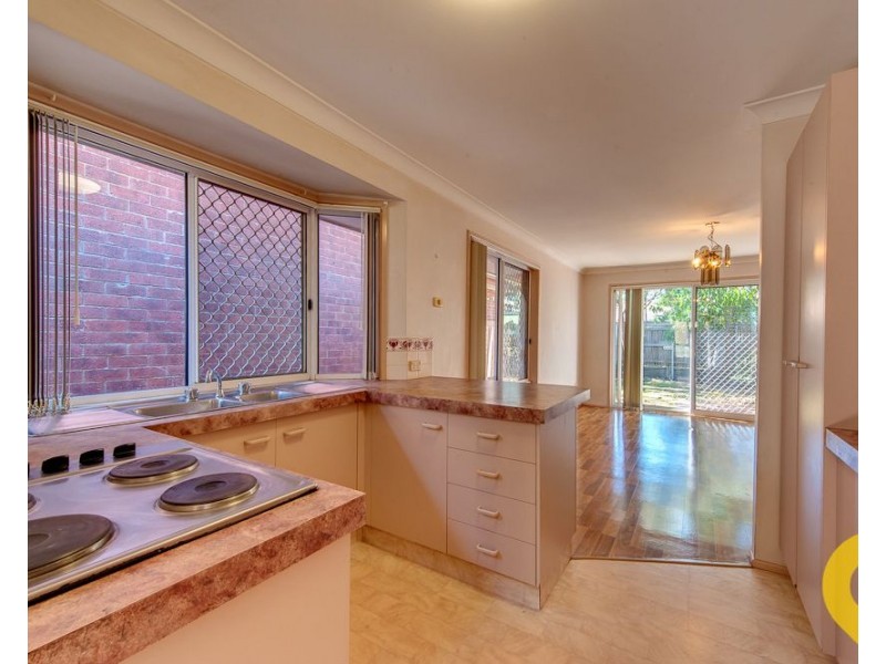 33 Barrier Place, Forest Lake QLD 4078