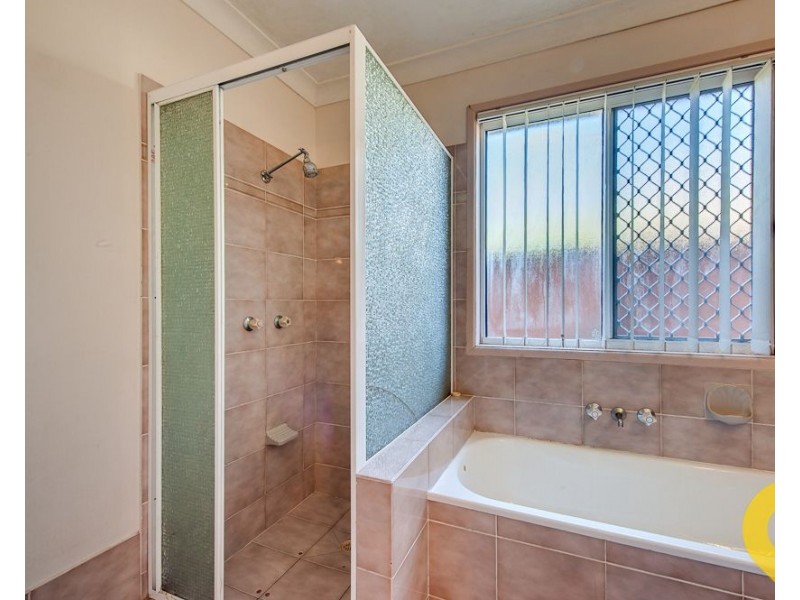 33 Barrier Place, Forest Lake QLD 4078