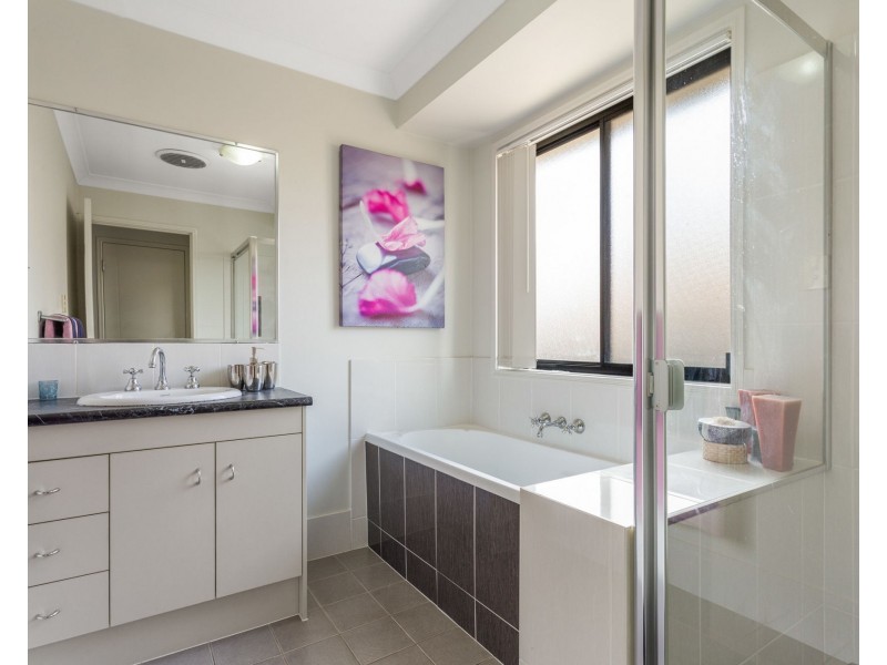 24 Bottlebrush Street, Heathwood QLD 4110