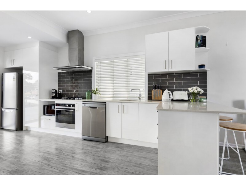 33 Wotton Street, Camp Hill QLD 4152