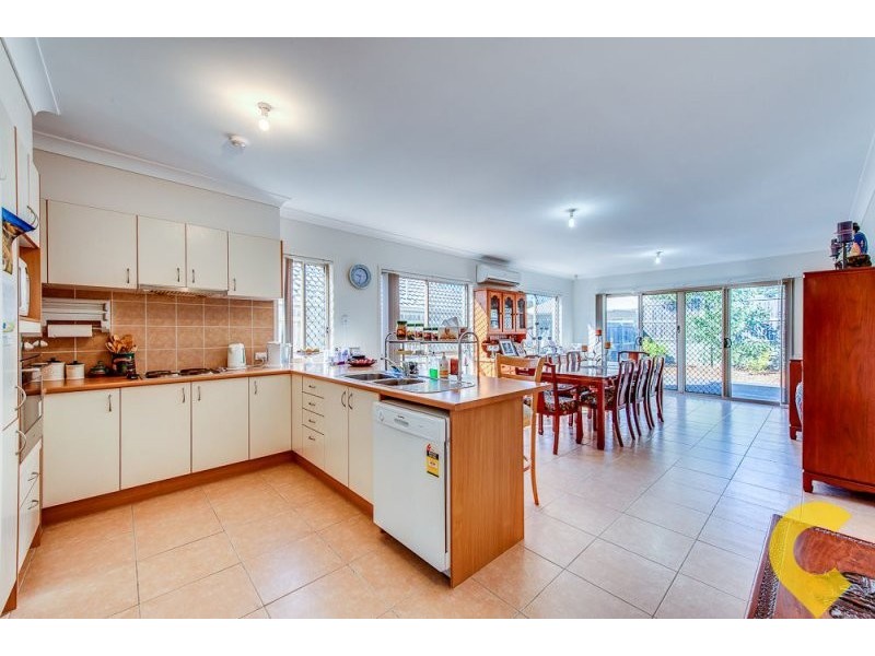 16 Moonbeam Street, Springfield Lakes QLD 4300
