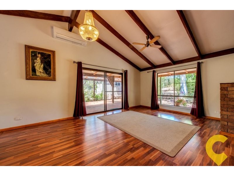 34 Mountain Vista Court, Mount Crosby QLD 4306