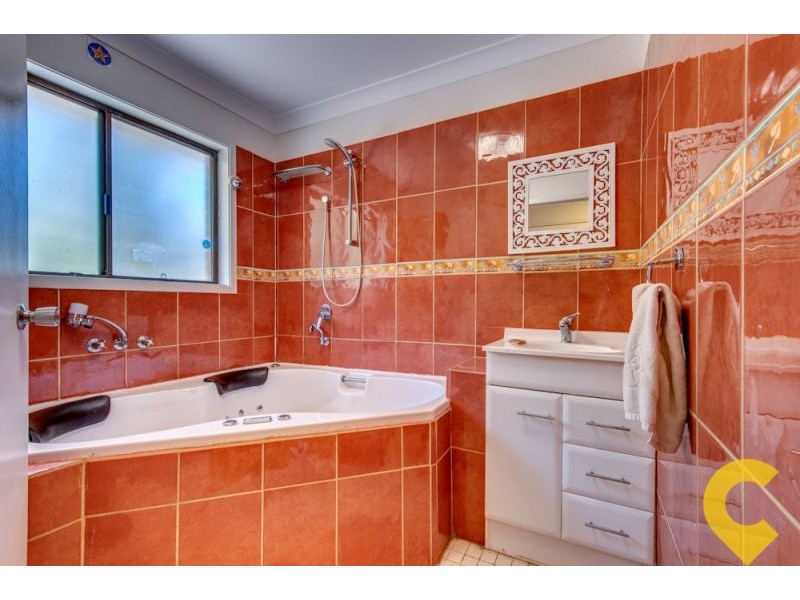 34 Mountain Vista Court, Mount Crosby QLD 4306