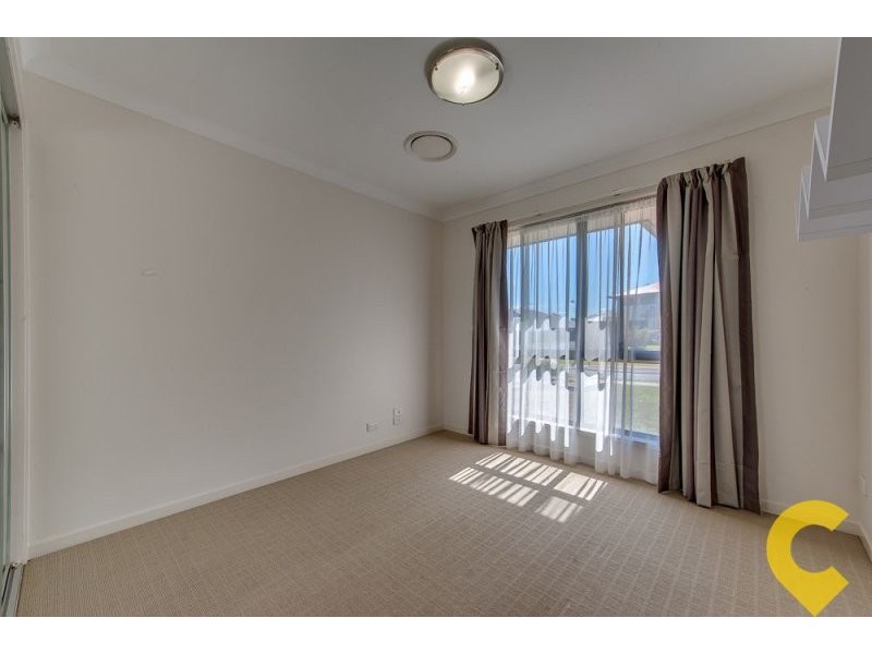 32 Mcauley Crescent, Augustine Heights QLD 4300