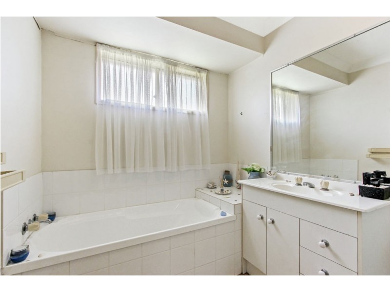 7 Ingles Drive, Redbank Plains QLD 4301