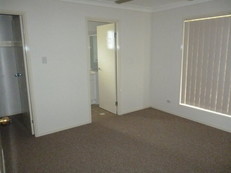 76 Mccorry Drive, Collingwood Park QLD 4301