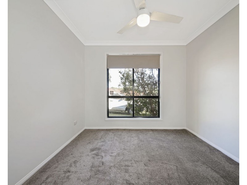 11 Samford Pl, Forest Lake QLD 4078