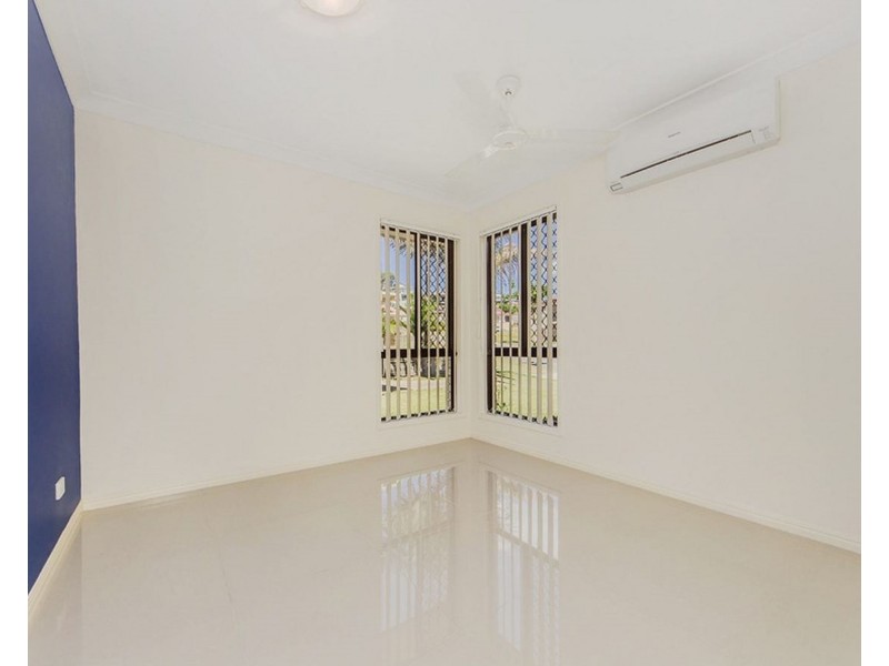 15 Sandalwood Street, Sinnamon Park QLD 4073