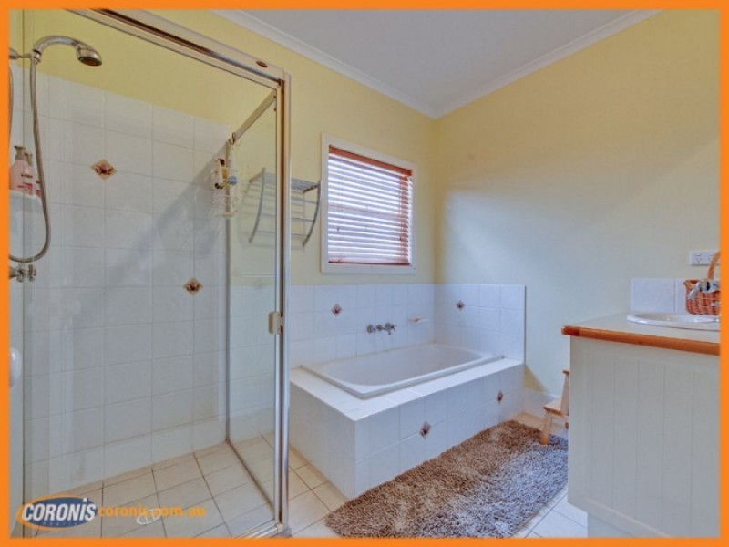 3 Eve Court, Springfield Lakes QLD 4300