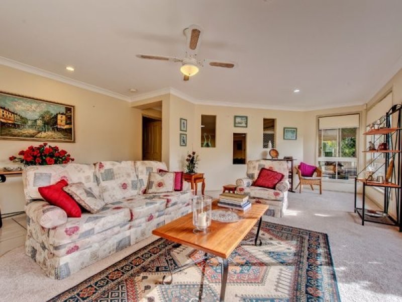 15 Freshwater Cct, Forest Lake QLD 4078