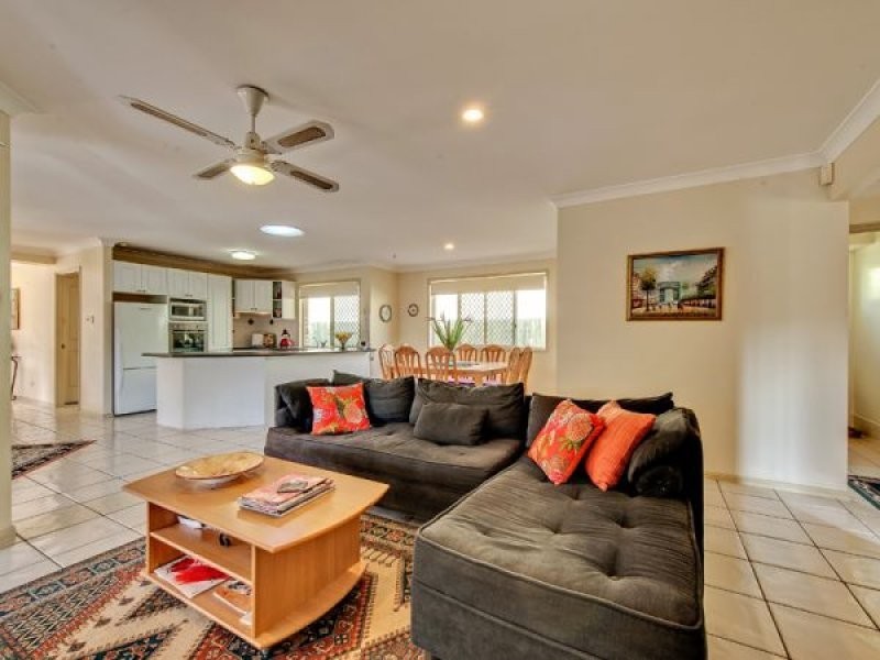 15 Freshwater Cct, Forest Lake QLD 4078