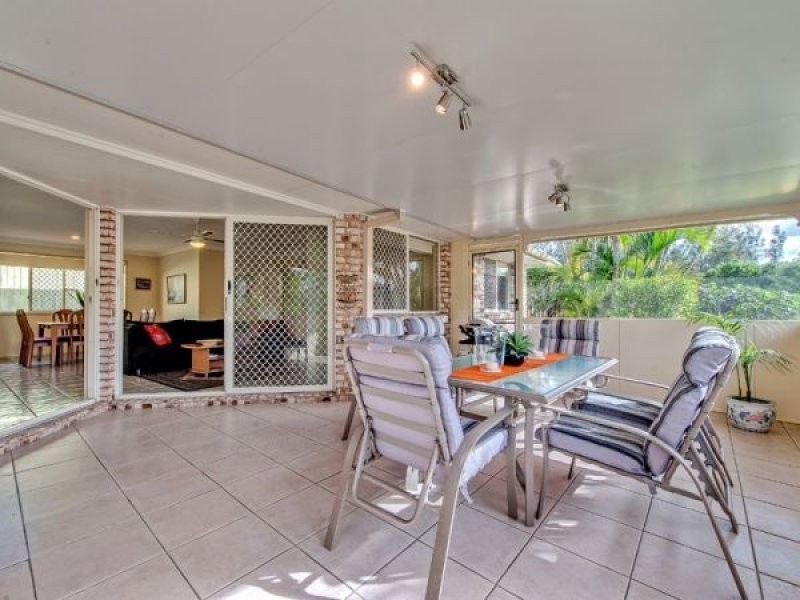 15 Freshwater Cct, Forest Lake QLD 4078