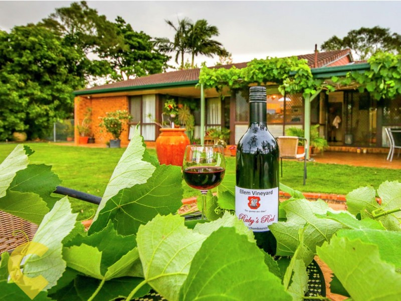 40 Islandview Street, Barellan Point QLD 4306