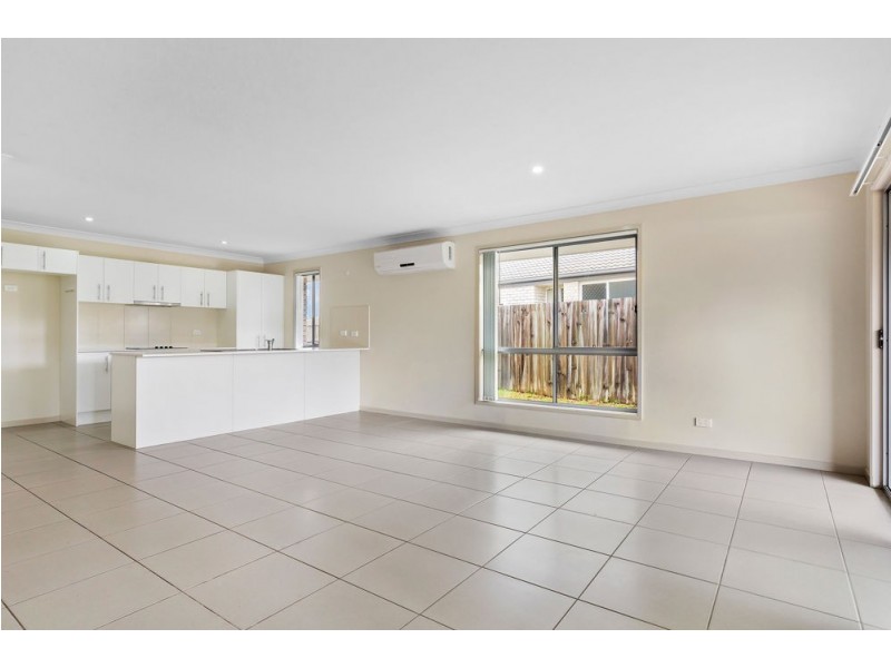 33 Gordon Drive, Bellbird Park QLD 4300