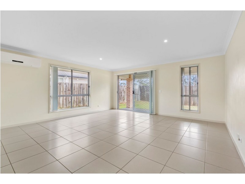 33 Gordon Drive, Bellbird Park QLD 4300