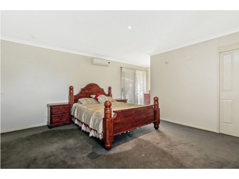 20 Sonorous Close, Regents Park QLD 4118