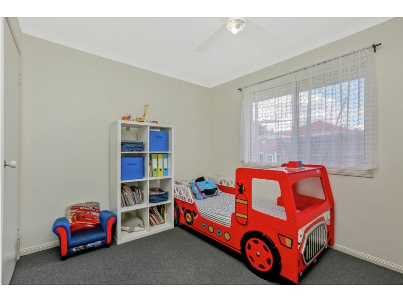 20 Sonorous Close, Regents Park QLD 4118