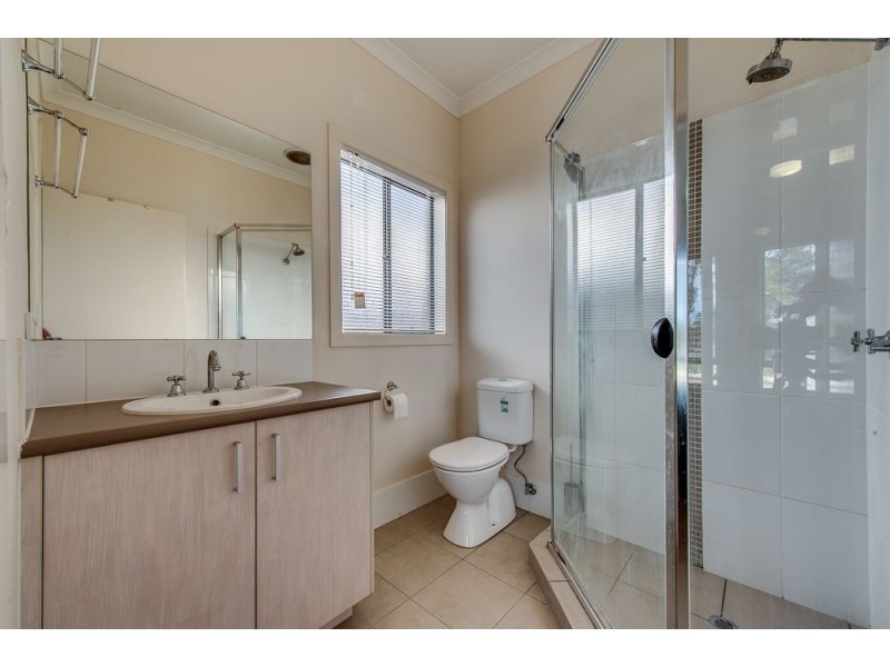 8 Arnaldo Avenue, Augustine Heights QLD 4300