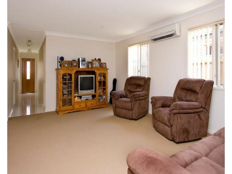 32 Columbus Place, Forest Lake QLD 4078