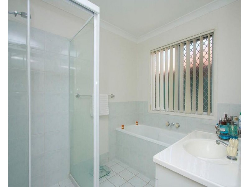 32 Columbus Place, Forest Lake QLD 4078