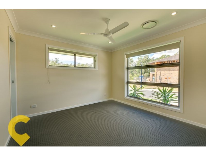 33 Foreshore Drive, Springfield Lakes QLD 4300