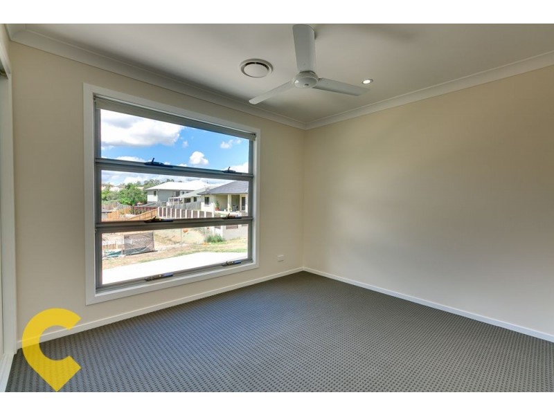 33 Foreshore Drive, Springfield Lakes QLD 4300