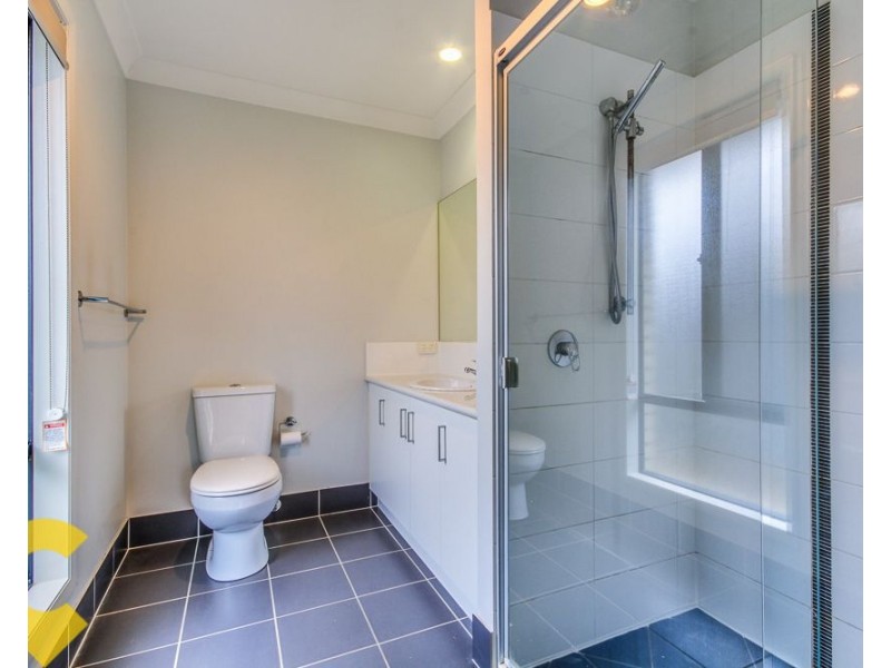 35 Quinn Close, Augustine Heights QLD 4300