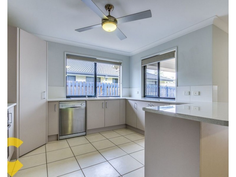 35 Quinn Close, Augustine Heights QLD 4300