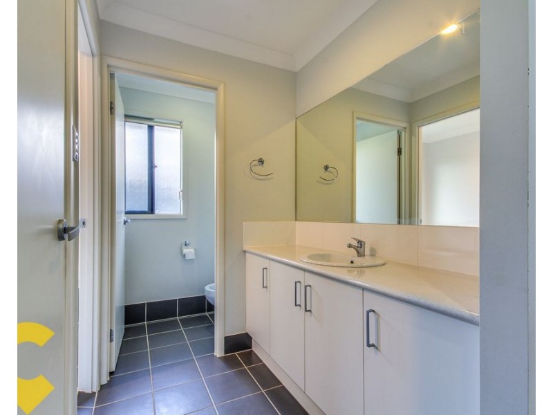 35 Quinn Close, Augustine Heights QLD 4300