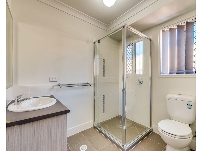 2/8 Ceres Street, Wulkuraka QLD 4305