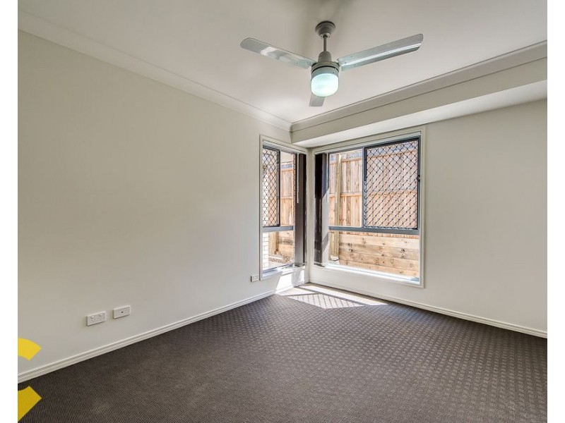 1/8 Ceres Street, Wulkuraka QLD 4305