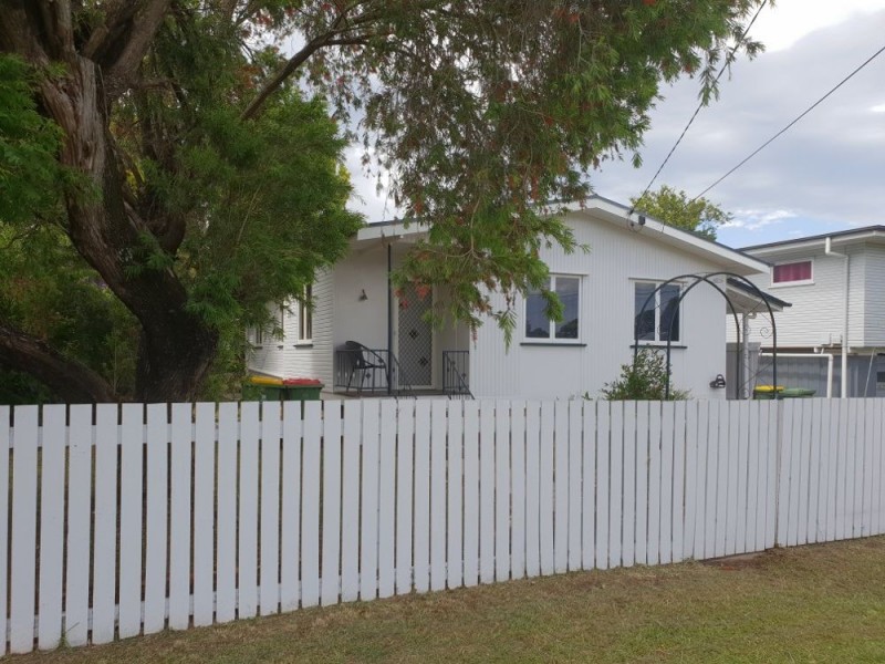 32 Vivian Street, Eastern Heights QLD 4305